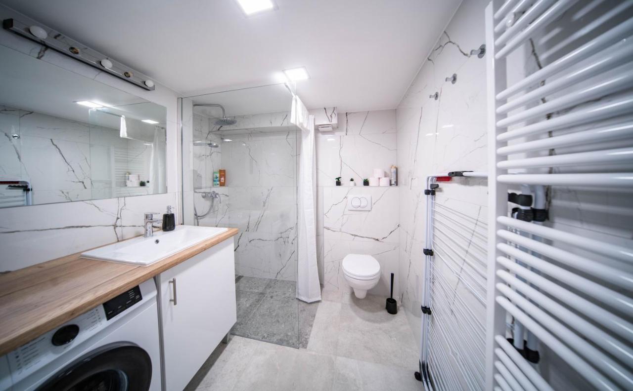 Free Parking Basilica Leo'S Home - Ac, Wi-Fi, Smart Tv Budapest Exterior photo